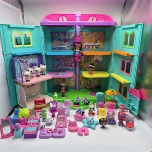 DREAMWORKS Gabby's Dollhouse 25" with Extra Rooms, Figures, Furniture Lot